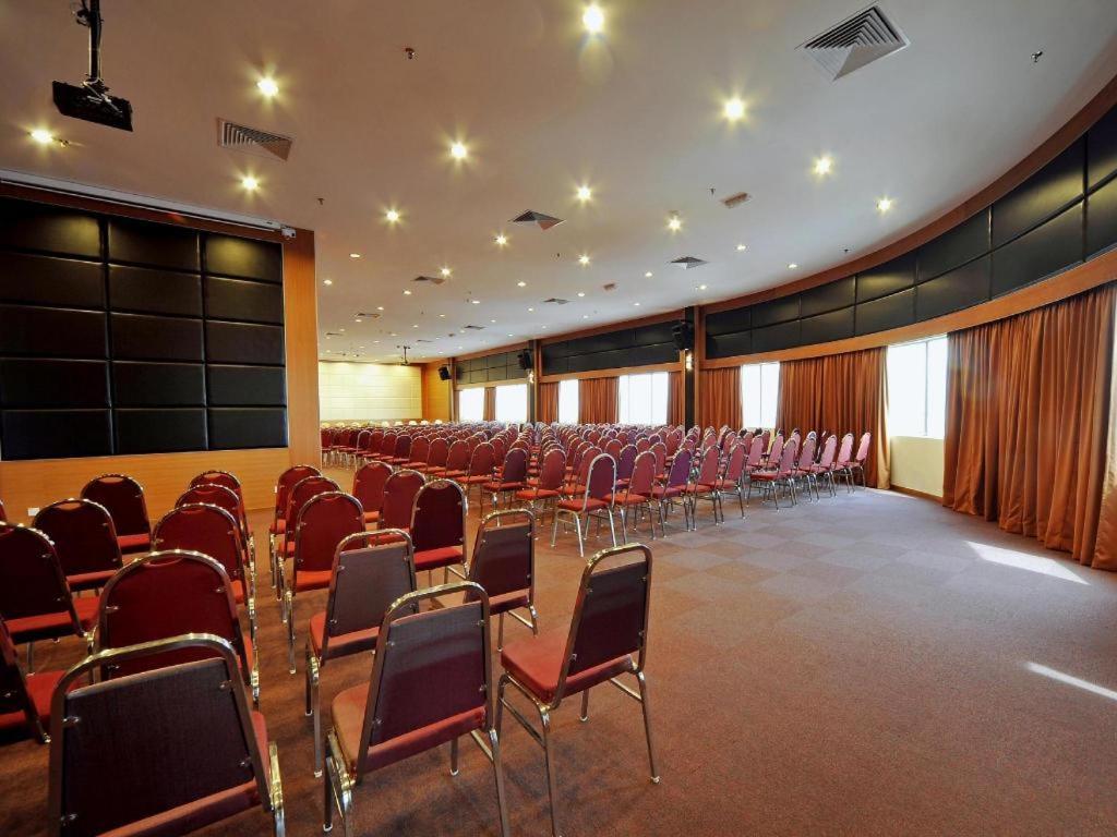 Hotel Continental George Town Buitenkant foto