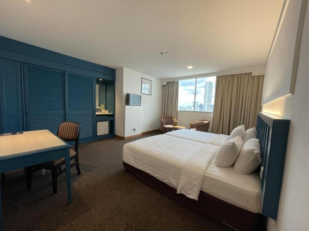 Hotel Continental George Town Buitenkant foto