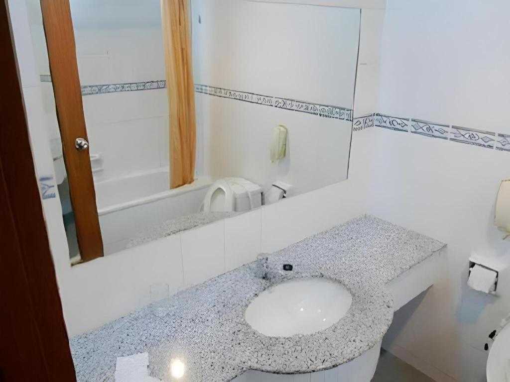 Hotel Continental George Town Buitenkant foto